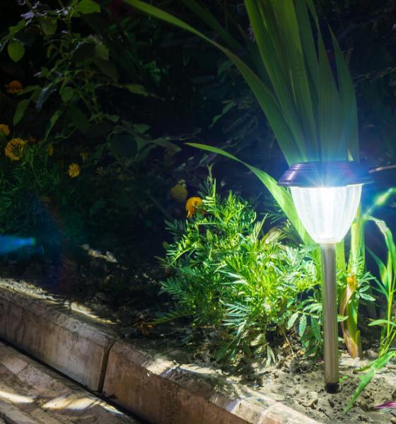 outdoor solar lights